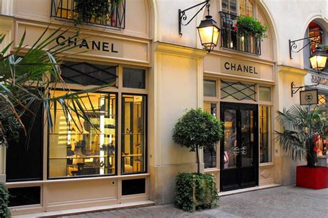 coco chanel tour paris